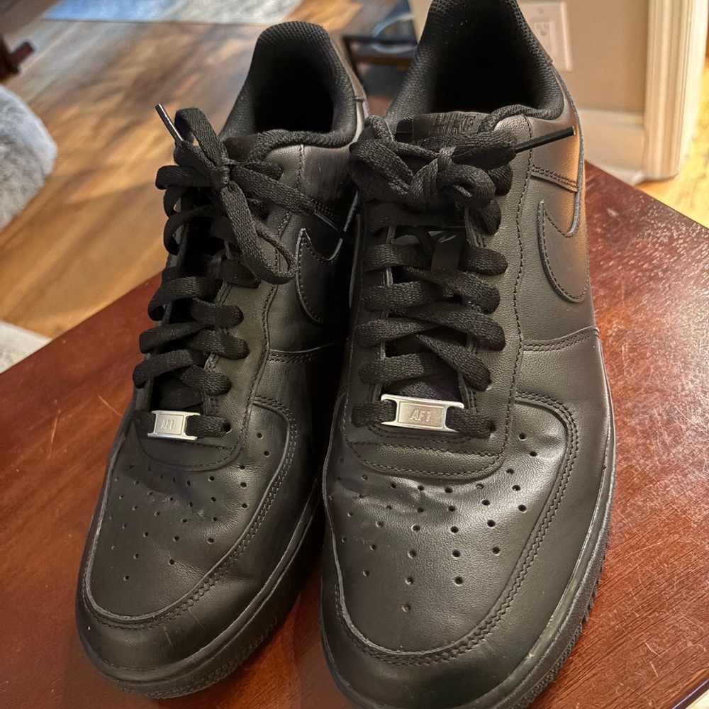 Nike Men's Black Leather Sneakers